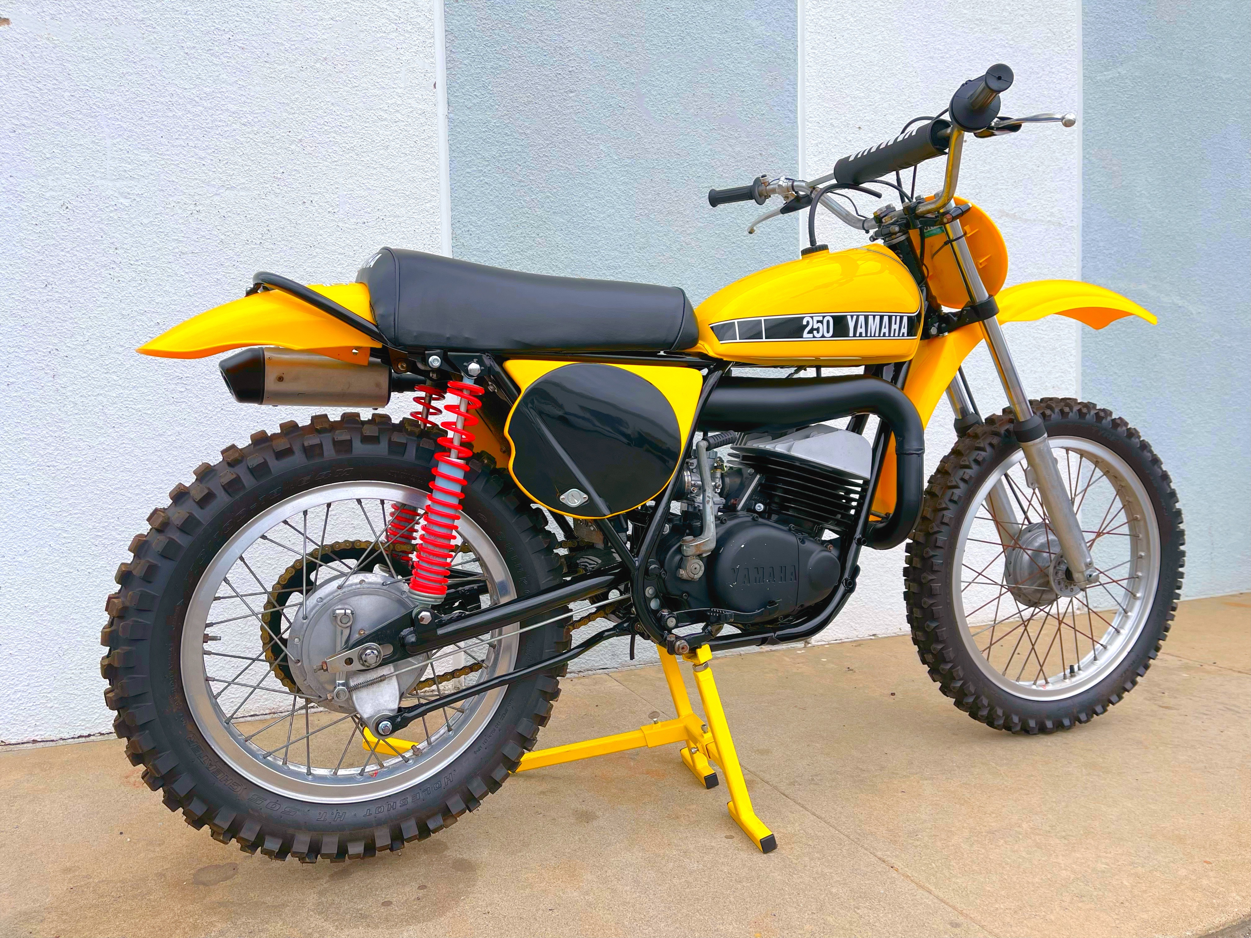 1974 YAMAHA 250 MX 01